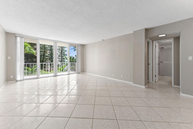 3575 S OCEAN Boulevard 305, South Palm Beach, FL 33480