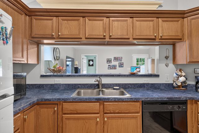 141 White Oak Trace, Lexington, KY 40511