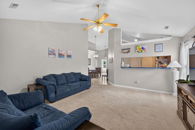 141 White Oak Trace, Lexington, KY 40511