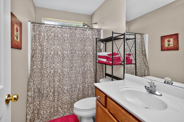 141 White Oak Trace, Lexington, KY 40511