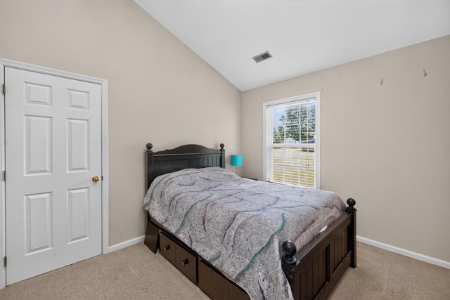 141 White Oak Trace, Lexington, KY 40511