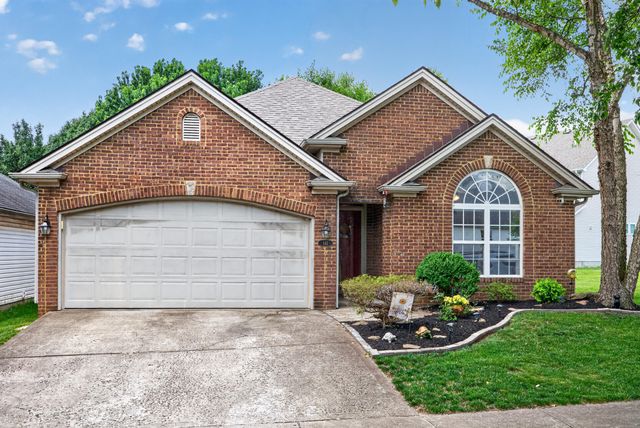 141 White Oak Trace, Lexington, KY 40511