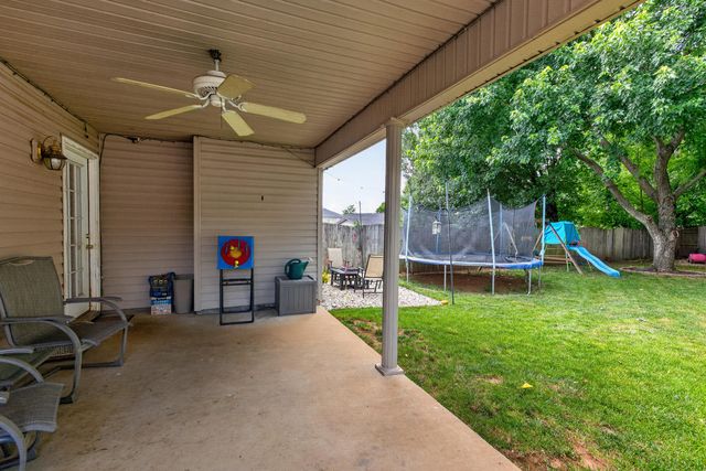 141 White Oak Trace, Lexington, KY 40511