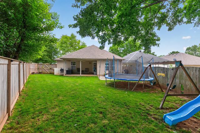 141 White Oak Trace, Lexington, KY 40511