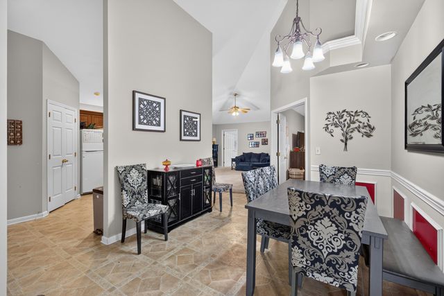 141 White Oak Trace, Lexington, KY 40511