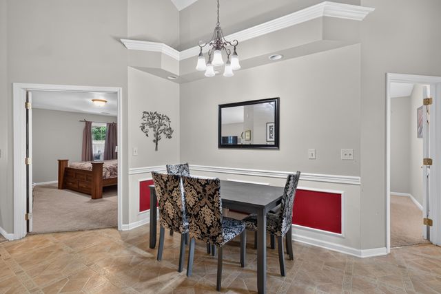 141 White Oak Trace, Lexington, KY 40511