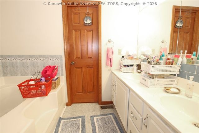 230 Frazier Way, Scott Depot, WV 25560