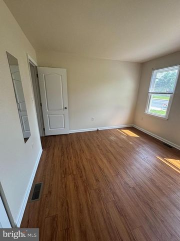 527 WOODSTOCK RD, Chambersburg, PA 17201