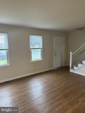 527 WOODSTOCK RD, Chambersburg, PA 17201