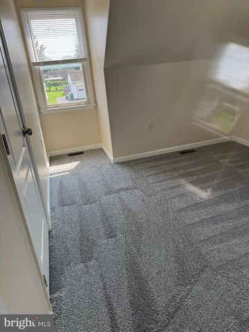 527 WOODSTOCK RD, Chambersburg, PA 17201