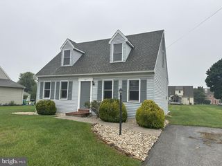 527 WOODSTOCK RD, Chambersburg, PA 17201