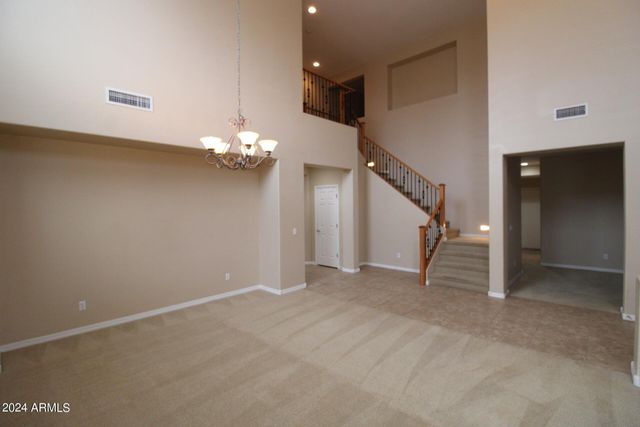 3951 E RAVENSWOOD Drive, Gilbert, AZ 85298