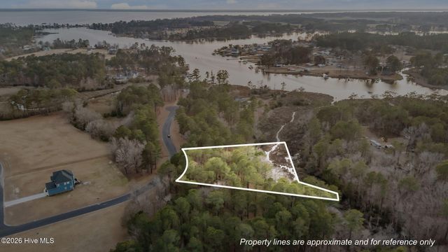 850 Southern Plantation Drive N, Oriental, NC 28571