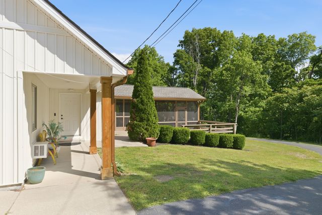 881 Mount Olivet Rd, Columbia, TN 38401