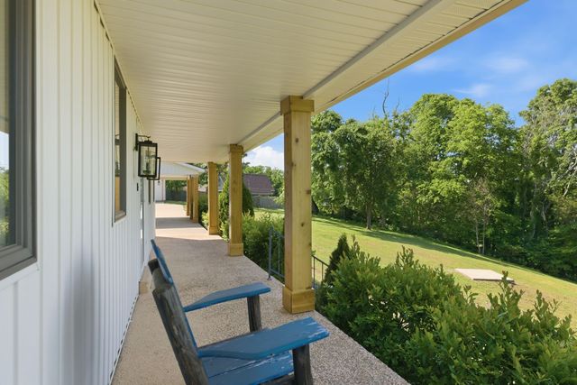 881 Mount Olivet Rd, Columbia, TN 38401