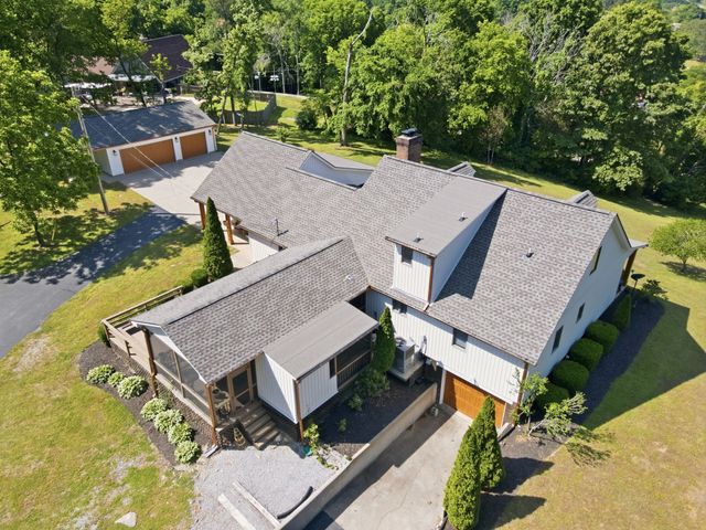 881 Mount Olivet Rd, Columbia, TN 38401