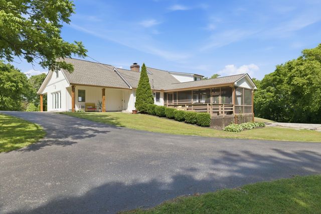 881 Mount Olivet Rd, Columbia, TN 38401