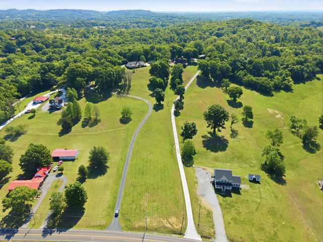 881 Mount Olivet Rd, Columbia, TN 38401