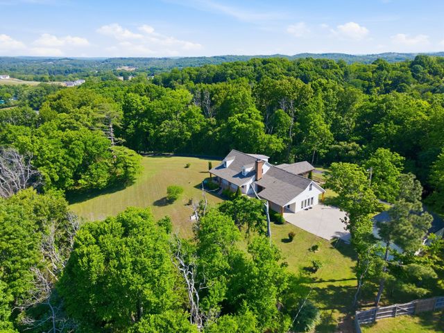 881 Mount Olivet Rd, Columbia, TN 38401