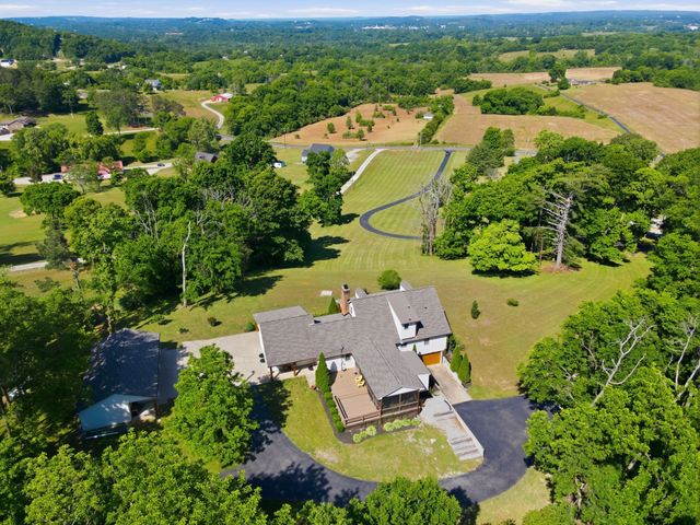 881 Mount Olivet Rd, Columbia, TN 38401
