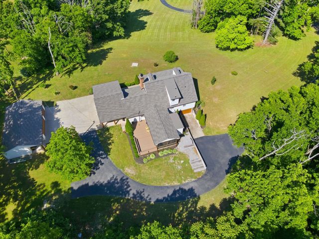 881 Mount Olivet Rd, Columbia, TN 38401