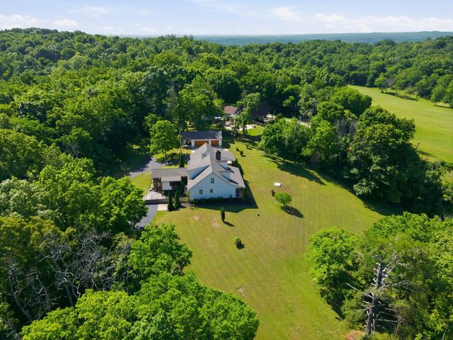 881 Mount Olivet Rd, Columbia, TN 38401