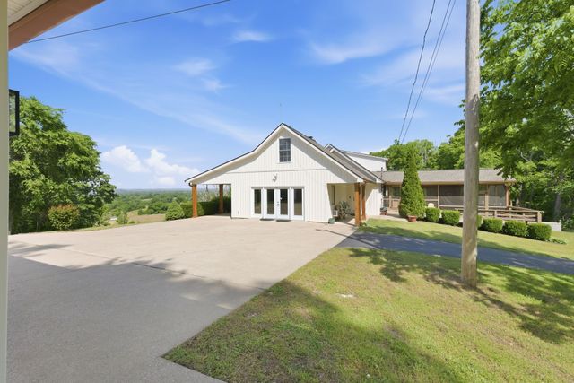 881 Mount Olivet Rd, Columbia, TN 38401