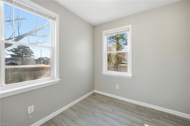 1831 Broadfield RD, Norfolk, VA 23503