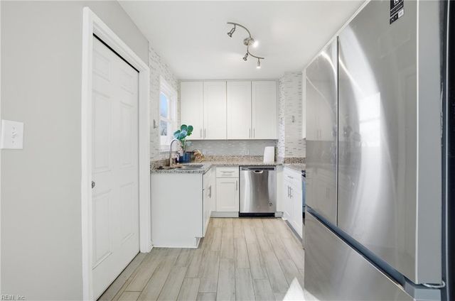 1831 Broadfield RD, Norfolk, VA 23503