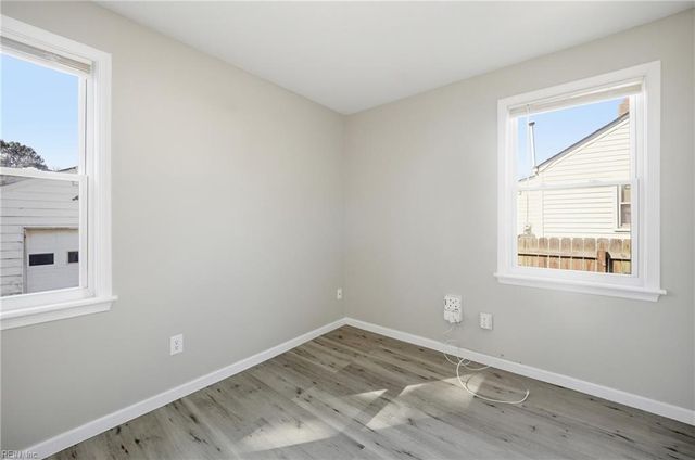 1831 Broadfield RD, Norfolk, VA 23503