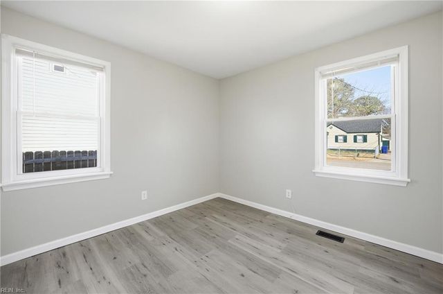 1831 Broadfield RD, Norfolk, VA 23503