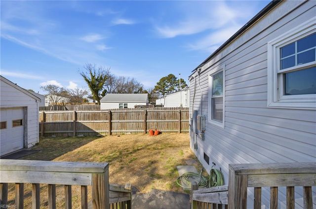 1831 Broadfield RD, Norfolk, VA 23503