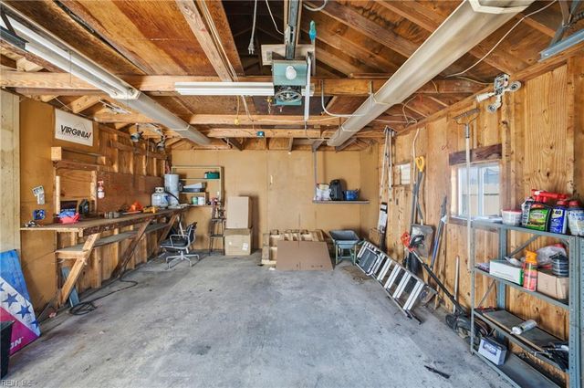 1831 Broadfield RD, Norfolk, VA 23503