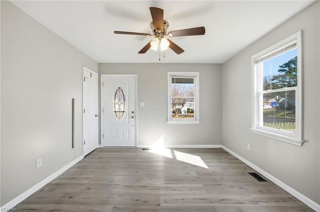 1831 Broadfield RD, Norfolk, VA 23503