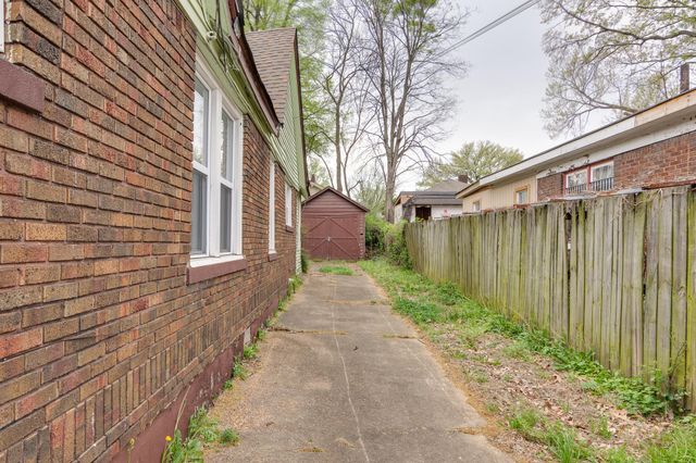 2405 FOREST AVE, Memphis, TN 38112