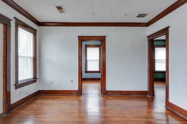 2405 FOREST AVE, Memphis, TN 38112