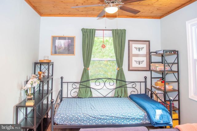 78 VALLEY VIEW RD, Lost City, WV 26810