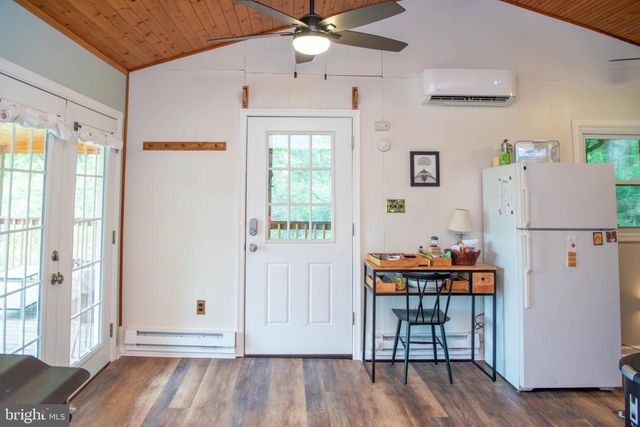 78 VALLEY VIEW RD, Lost City, WV 26810