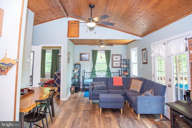 78 VALLEY VIEW RD, Lost City, WV 26810