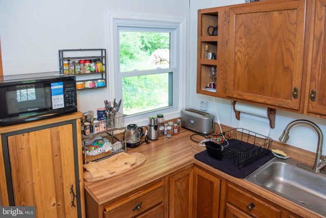78 VALLEY VIEW RD, Lost City, WV 26810