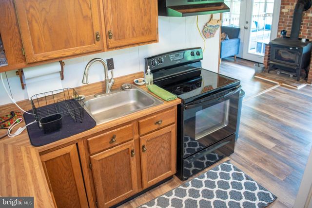 78 VALLEY VIEW RD, Lost City, WV 26810