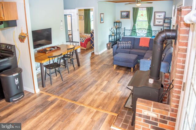78 VALLEY VIEW RD, Lost City, WV 26810