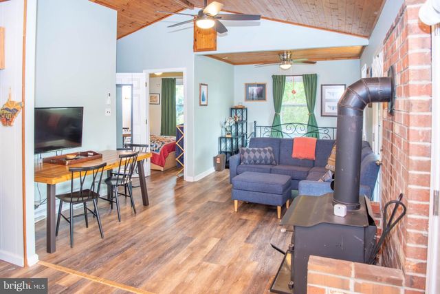 78 VALLEY VIEW RD, Lost City, WV 26810
