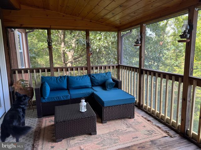 78 VALLEY VIEW RD, Lost City, WV 26810