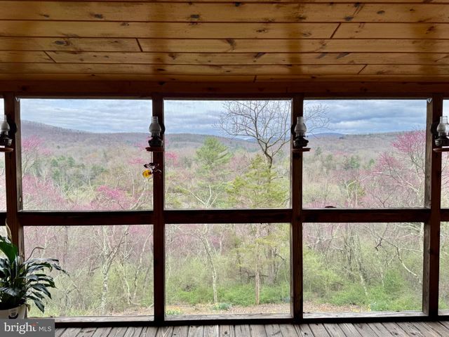 78 VALLEY VIEW RD, Lost City, WV 26810