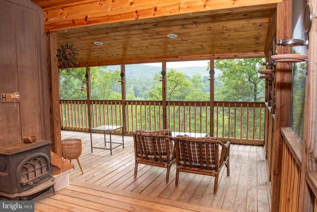 78 VALLEY VIEW RD, Lost City, WV 26810