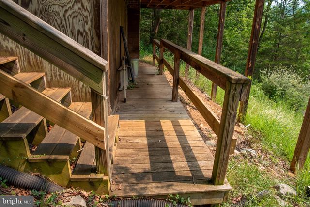 78 VALLEY VIEW RD, Lost City, WV 26810