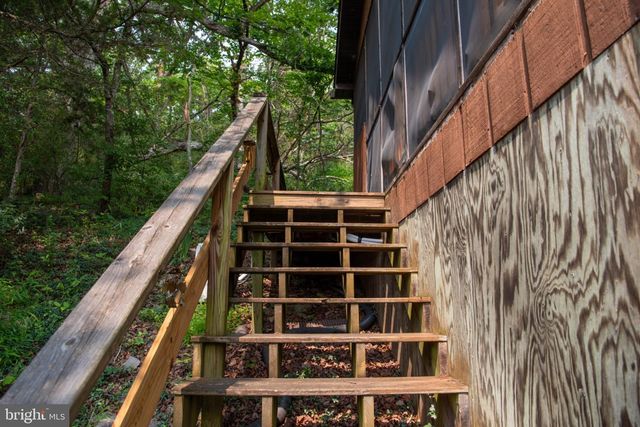 78 VALLEY VIEW RD, Lost City, WV 26810