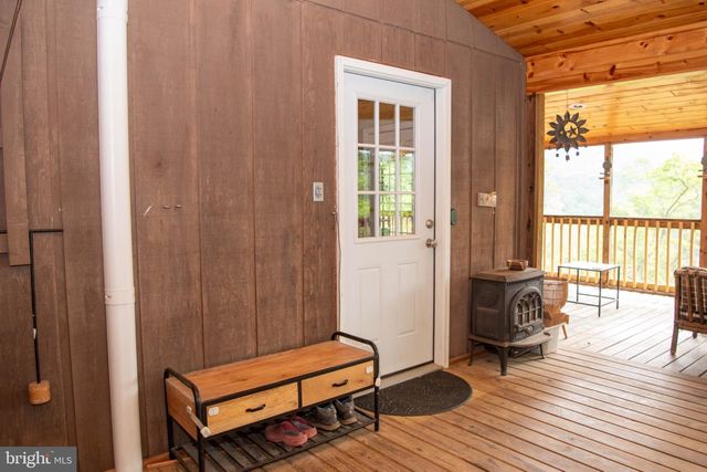 78 VALLEY VIEW RD, Lost City, WV 26810