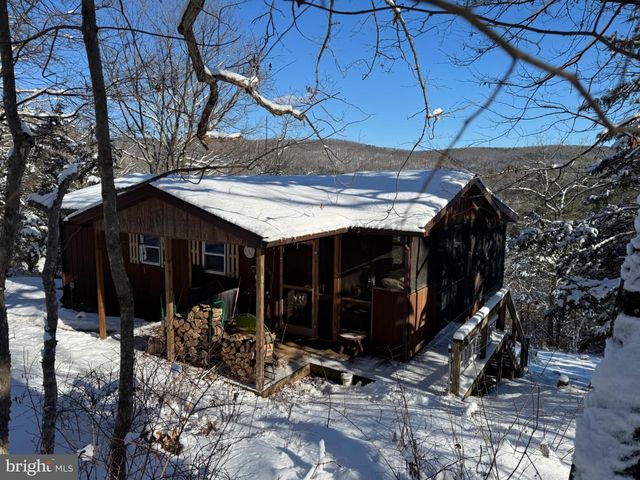 78 VALLEY VIEW RD, Lost City, WV 26810